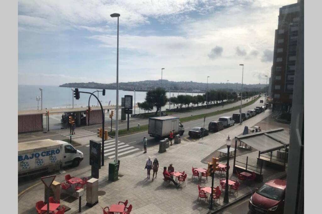 Fantástico piso en primera linea de playa Gijón Exterior foto